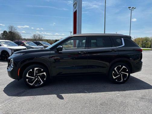 Black Diamond/Deep Bronze Metallic 2023 Mitsubishi Outlander SEL 40th Anniversary S-AWC