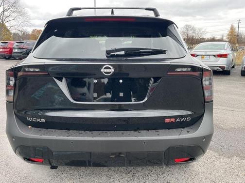 2026 Nissan Kicks SR