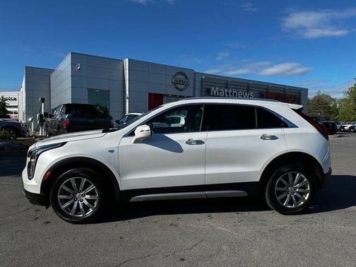 Crystal White Tricoat 2023 Cadillac XT4 Premium Luxury