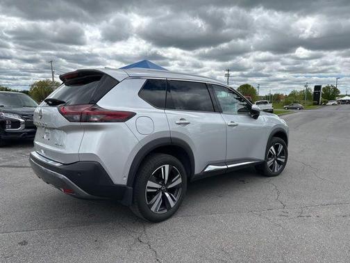 Brilliant Silver Metallic 2023 Nissan Rogue SL