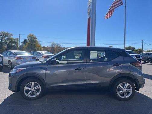2025 Nissan Kicks S