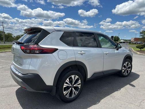Brilliant Silver Metallic 2022 Nissan Rogue SV