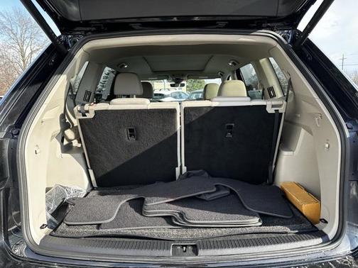 2024 Volkswagen Atlas 2.0T SE w/Technology 4MOTION