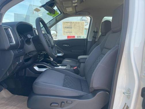 Glacier White 2026 Nissan Frontier SV
