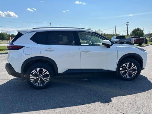 Pearl White Tricoat 2021 Nissan Rogue SV