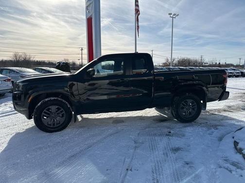 2025 Nissan Frontier SV