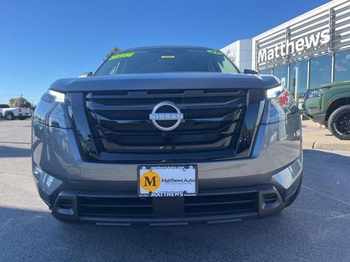 2025 Nissan Pathfinder SV 4WD