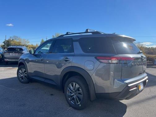 2025 Nissan Pathfinder SV 4WD