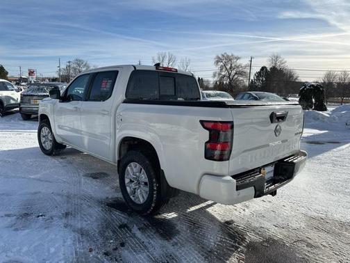 2022 Nissan Frontier SV