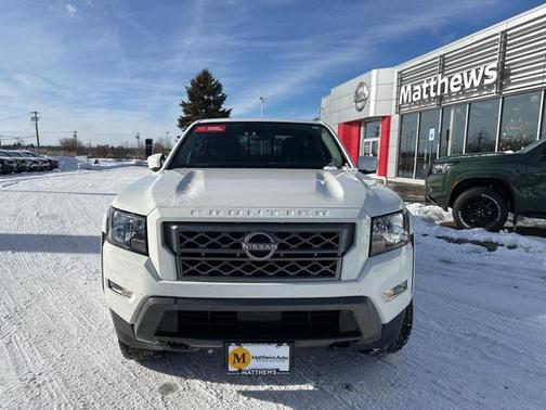 2022 Nissan Frontier SV