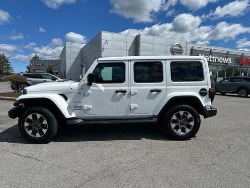 Bright White Clearcoat 2021 Jeep Wrangler Unlimited Sahara