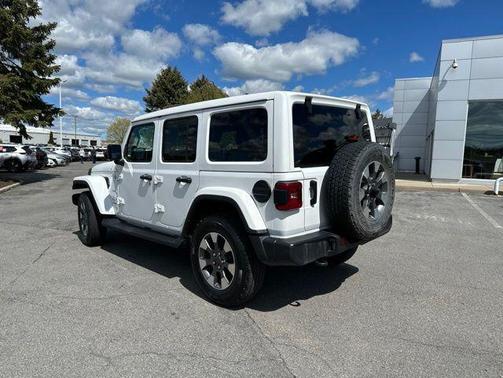 Bright White Clearcoat 2021 Jeep Wrangler Unlimited Sahara