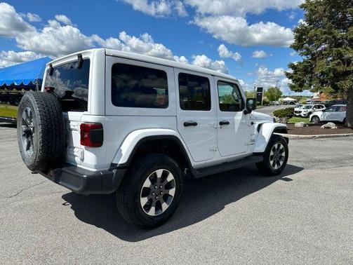 Bright White Clearcoat 2021 Jeep Wrangler Unlimited Sahara