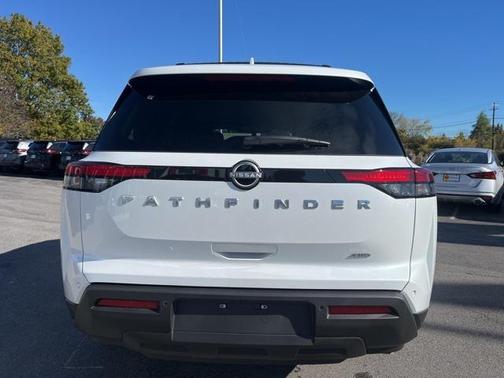2025 Nissan Pathfinder SV 4WD