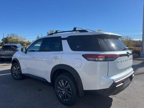 2025 Nissan Pathfinder SV 4WD