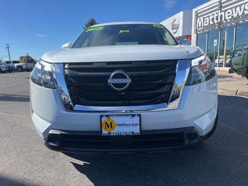 2025 Nissan Pathfinder SV 4WD