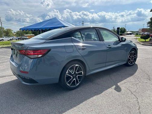 Atlantic Gray Metallic/Super Black 2025 Nissan Sentra SR