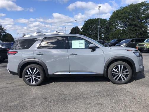 2025 Nissan Pathfinder Platinum 4WD