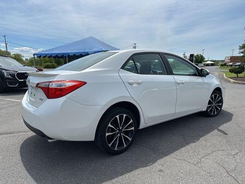 Blizzard Pearl 2018 Toyota Corolla XSE