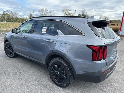 Everlasting Silver 2021 Kia Sorento S
