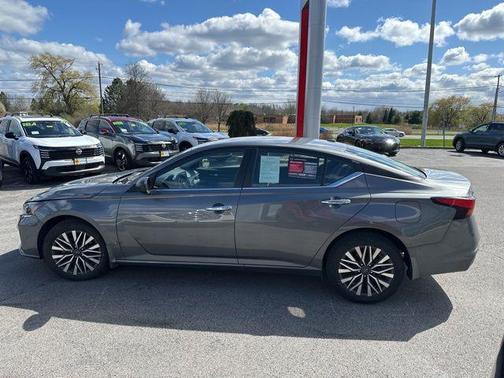 Gun Metallic 2024 Nissan Altima 2.5 SV