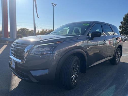 2025 Nissan Pathfinder S 4WD