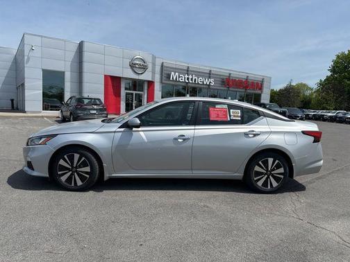 Brilliant Silver Metallic 2022 Nissan Altima 2.5 SV
