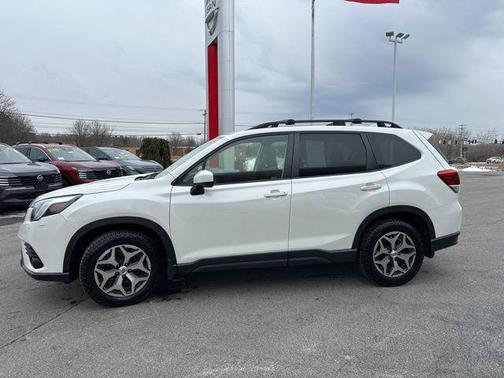 2023 Subaru Forester Premium