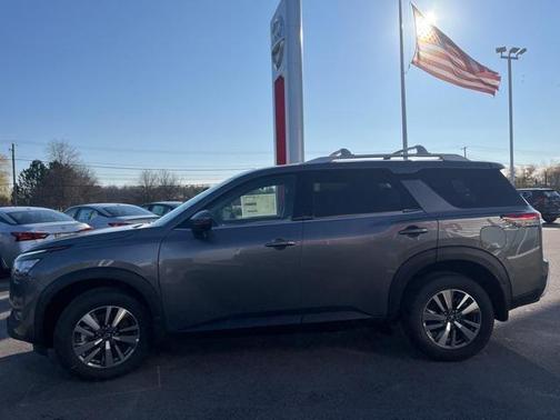 2025 Nissan Pathfinder SL 4WD