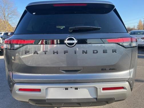 2025 Nissan Pathfinder SL 4WD