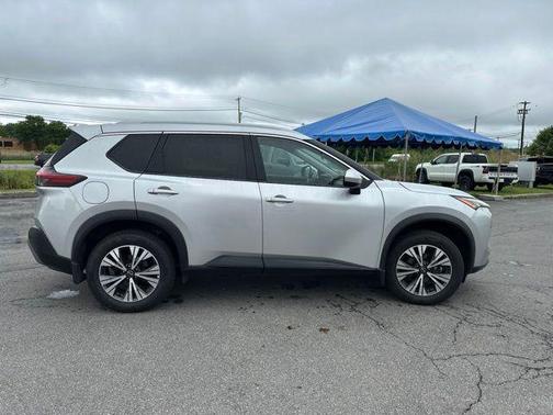 Brilliant Silver Metallic 2023 Nissan Rogue SV