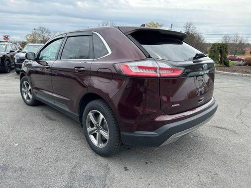 Burgundy Velvet Metallic Tinted Clearcoat 2023 Ford Edge SEL