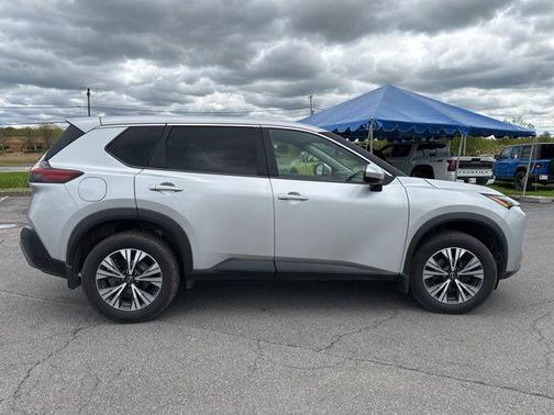 Brilliant Silver Metallic 2023 Nissan Rogue SV