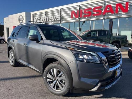 2025 Nissan Pathfinder SL 4WD