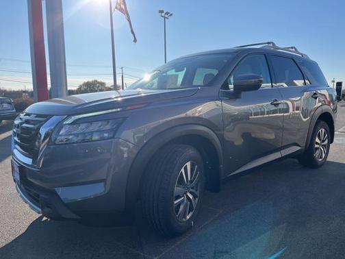 2025 Nissan Pathfinder SL 4WD