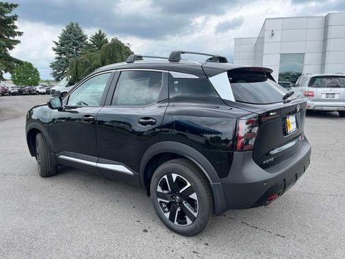 Super Black 2026 Nissan Kicks SV