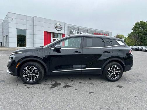 Ebony Black 2025 Kia Sportage EX