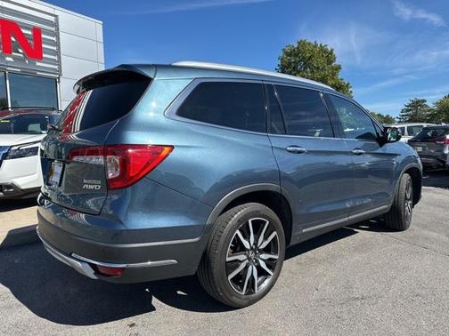 2019 Honda Pilot Touring 8-Passenger