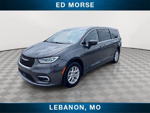 Granite Crystal Clearcoat Metallic 2023 Chrysler Pacifica TOURING L