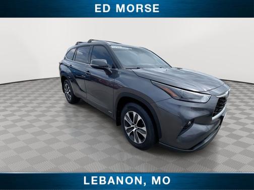 Magnetic Gray Metallic 2022 Toyota Highlander XLE