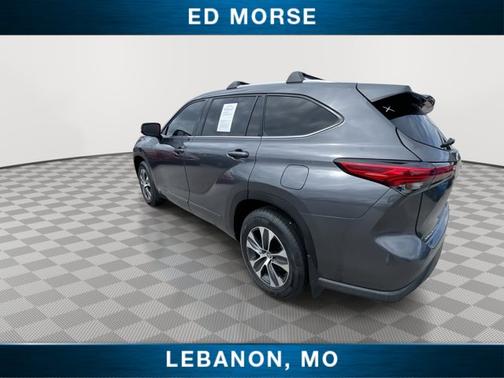 Magnetic Gray Metallic 2022 Toyota Highlander XLE