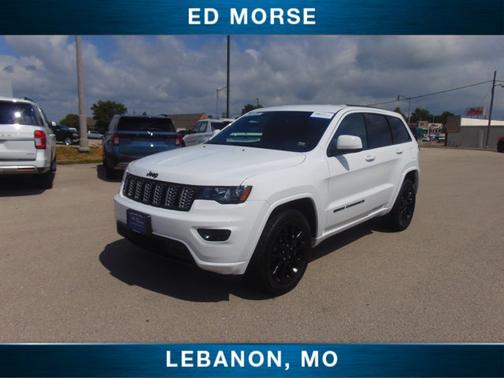 2022 Jeep Grand Cherokee LAREDO