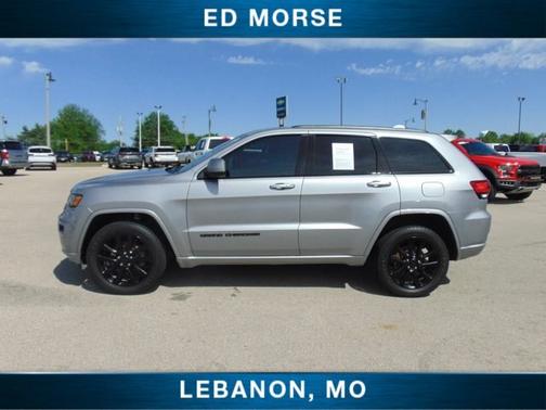 Billet Silver Clearcoat Metallic 2019 Jeep Grand Cherokee LAREDO