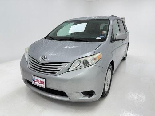 2017 Toyota Sienna LE