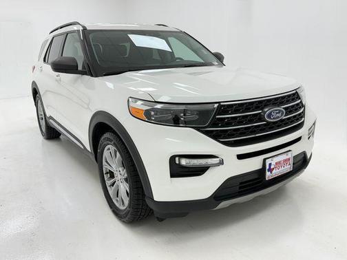 White Metallic 2023 Ford Explorer XLT