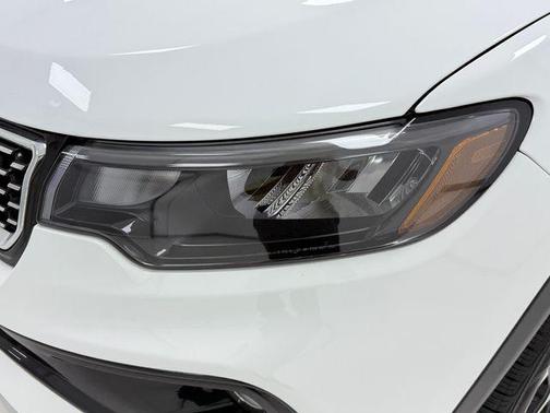 Bright White Clearcoat 2025 Jeep Compass Limited