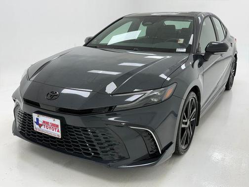 01l7/Lb20 2025 Toyota Camry XSE