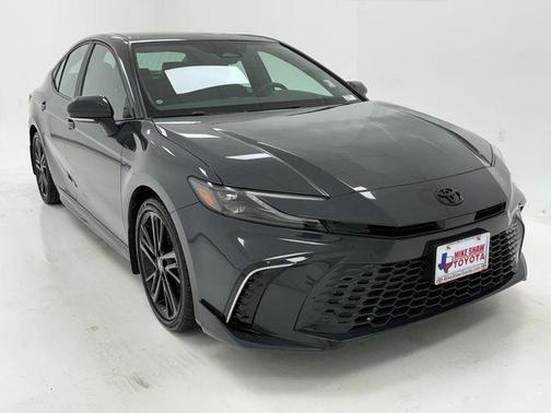 01l7/Lb20 2025 Toyota Camry XSE