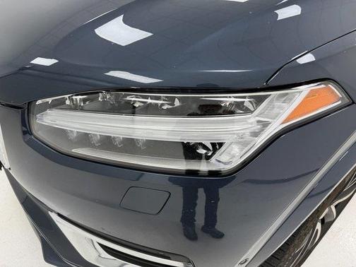 2023 Volvo XC90 B6 Plus 6-Seater