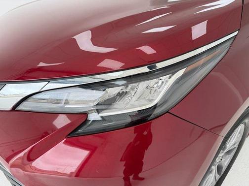 2023 Toyota Sienna XLE 8 Passenger